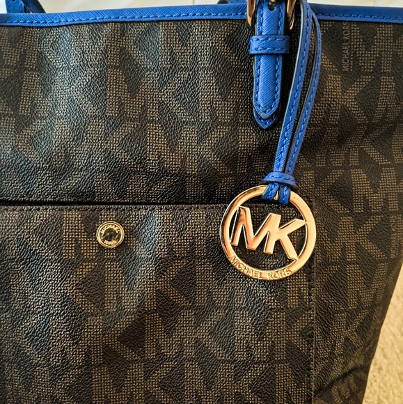 Large Michael Kors Leather Tote - Picture 2 of 5